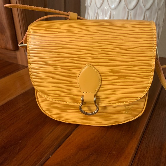 Louis Vuitton Saint-Cloud Mini Tassiri Yellow Epi Leather shoulder bag. - Picture 2 of 16